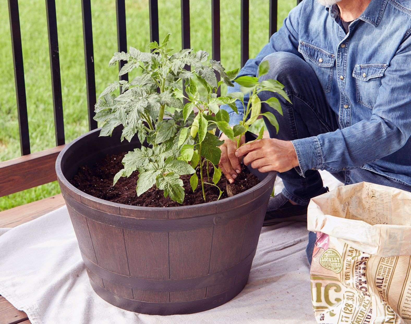 How To Fill A Large Pot For Planting
