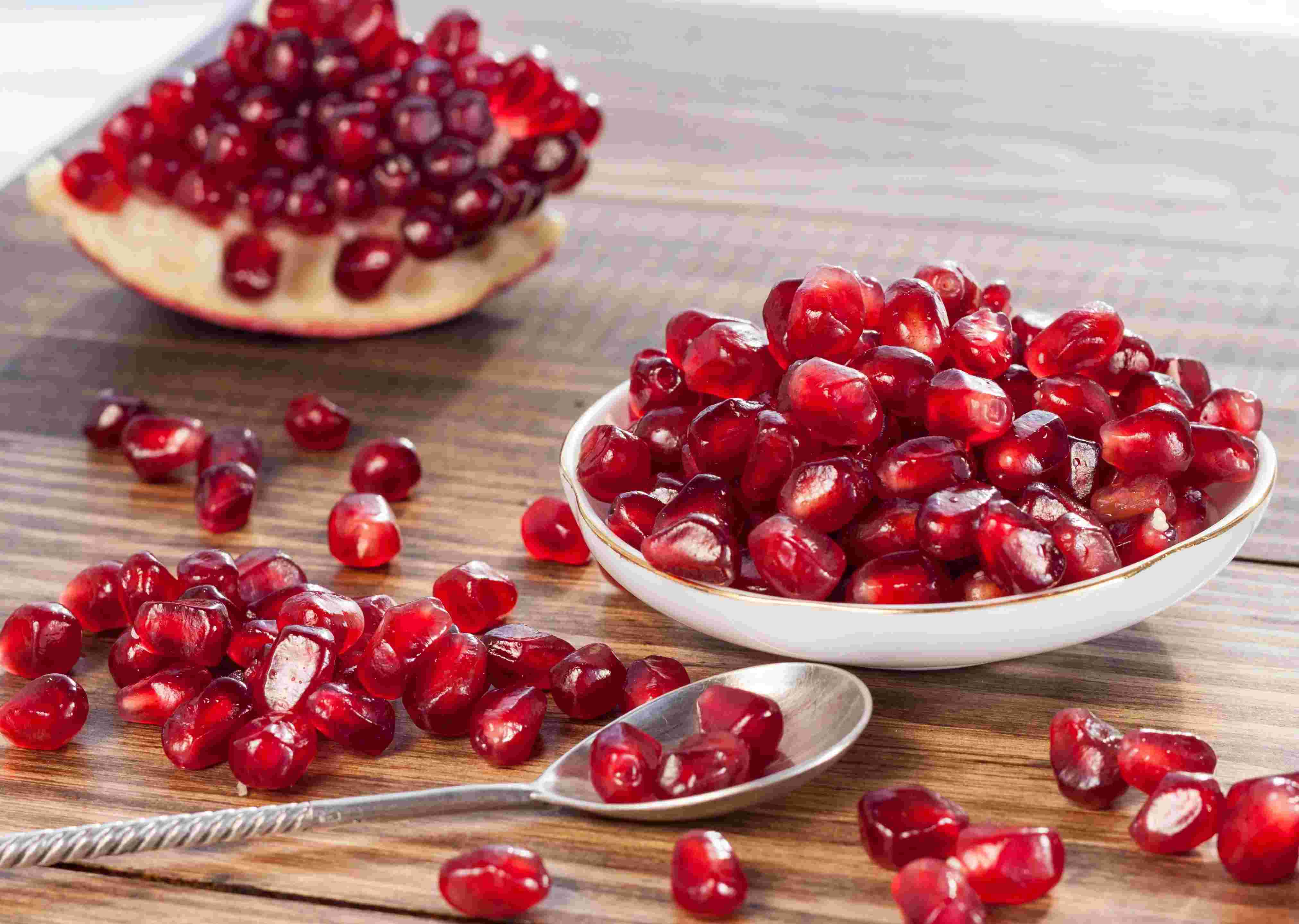 How To Get Pomegranate Seeds