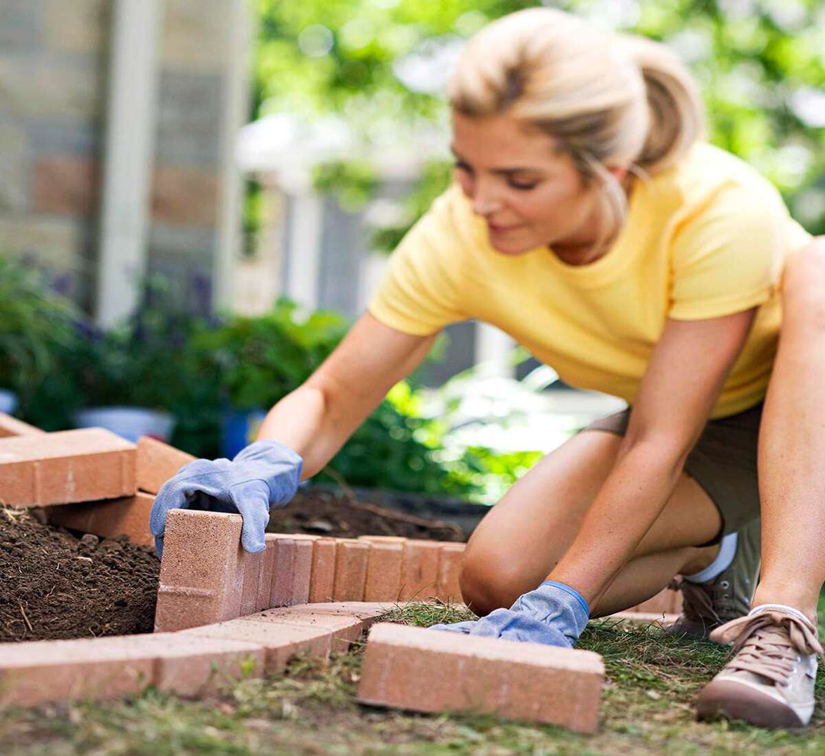 How To Lay Landscaping Bricks