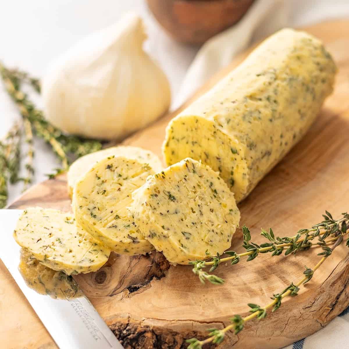What Herbs Go In Garlic Butter