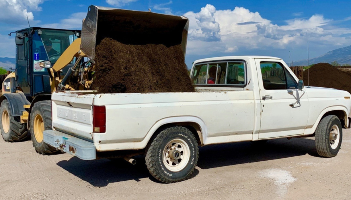 How Much Topsoil Can A Pickup Truck Hold