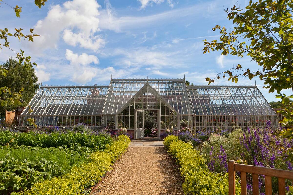 13 Best Large Greenhouse for 2024